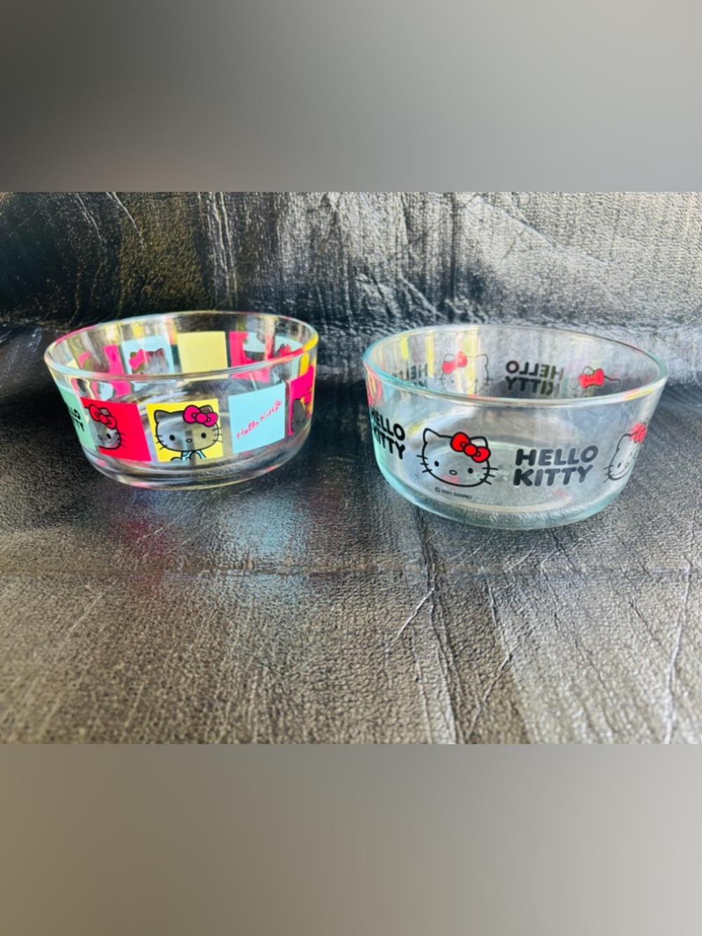 2 Pyrex HELLO KITTY Serving Bowls